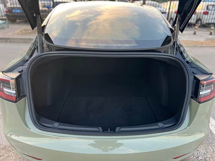 Фото 9 - Tesla Model 3
