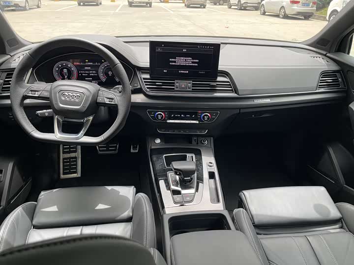 Фото 5 - Audi Q5L