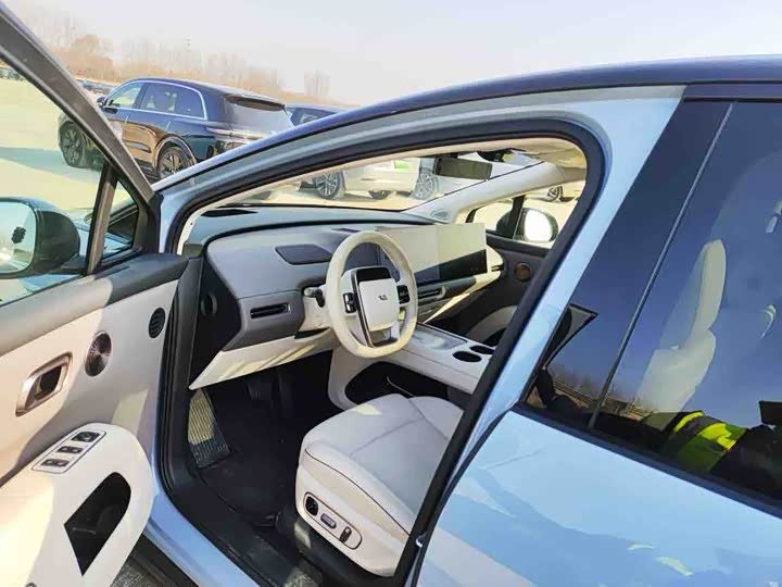 Фото 3 - LiXiang i8