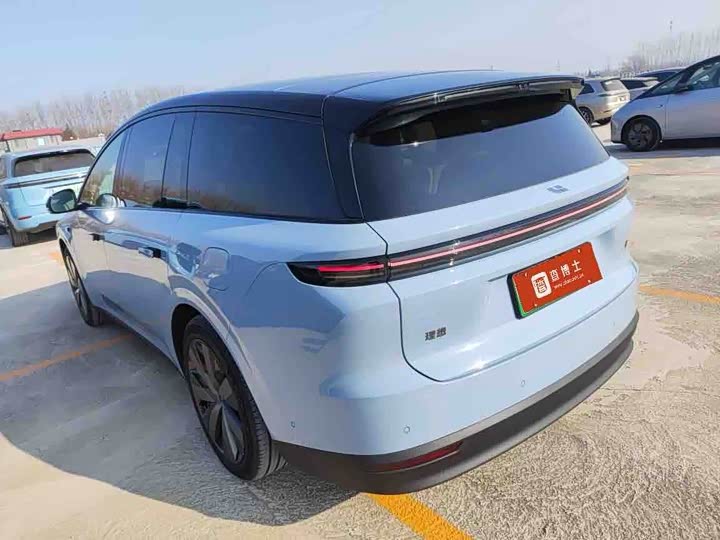 Фото 7 - LiXiang i8
