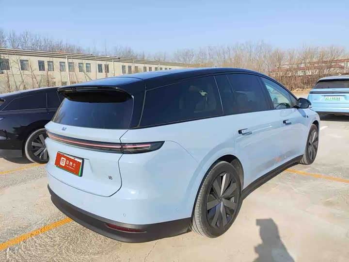 Фото 8 - LiXiang i8