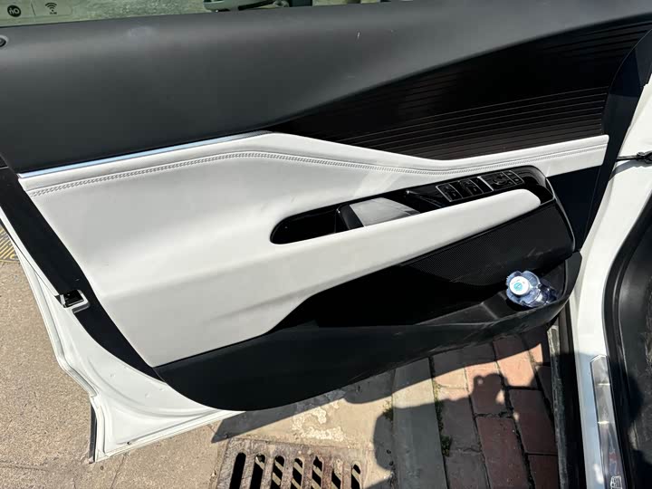 Фото 5 - Cadillac GT4