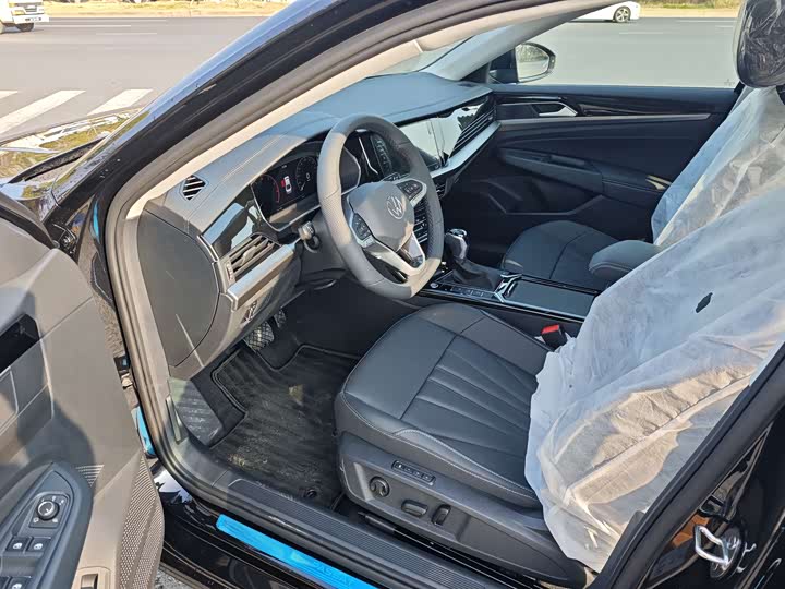 Photo 5 - Volkswagen Passat