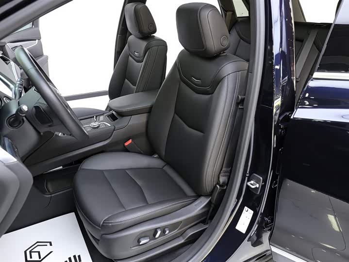 Фото 7 - Cadillac XT5