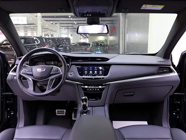 Фото 9 - Cadillac XT5
