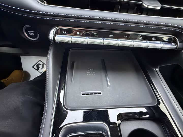 Фото 9 - Geely Preface