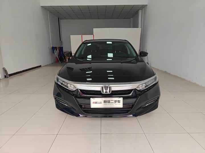 Фото 2 - Honda Accord