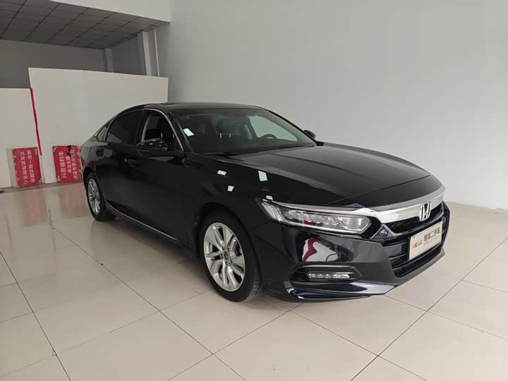 Фото 3 - Honda Accord