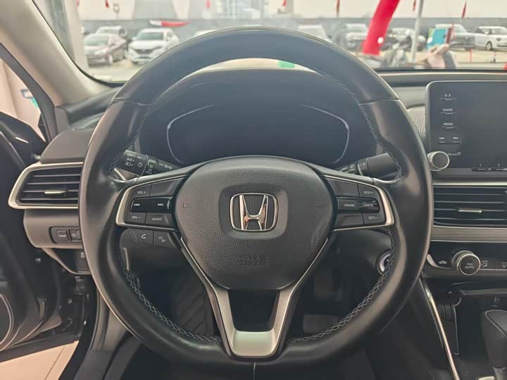 Фото 6 - Honda Accord