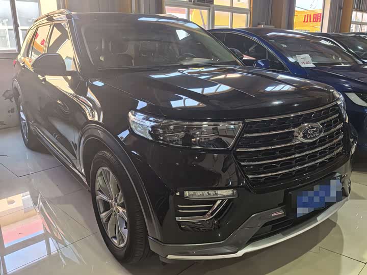 Photo 3 - Ford Explorer