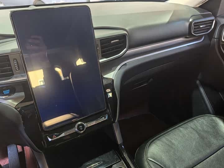 Photo 9 - Ford Explorer