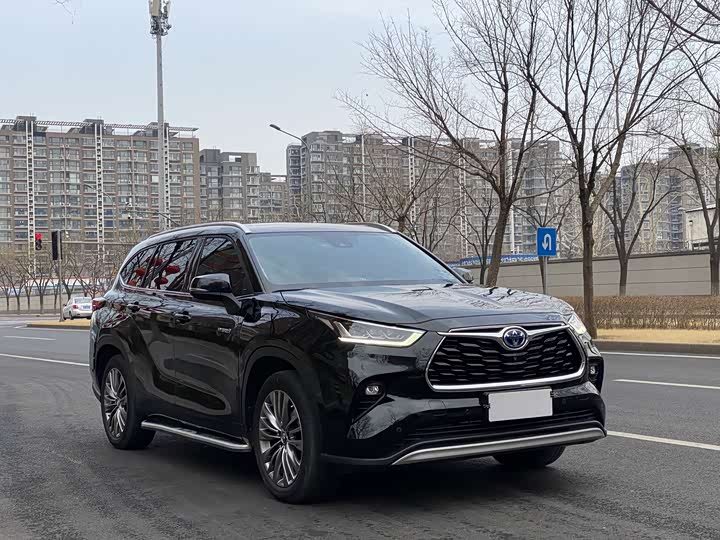 Фото 9 - Toyota Highlander