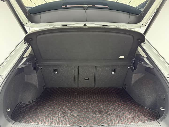 Фото 9 - Volkswagen T-Roc