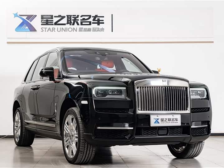 Фото 6 - Rolls-Royce Cullinan