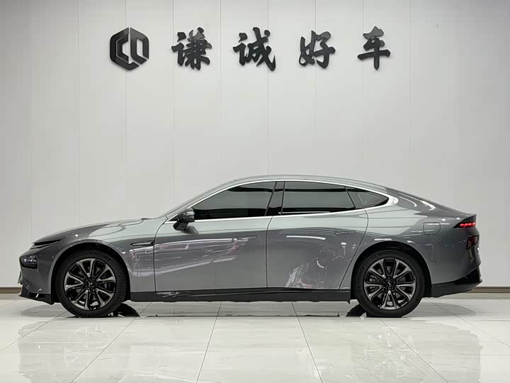 Фото 4 - XPeng P7