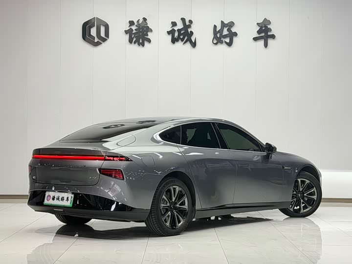 Фото 5 - XPeng P7