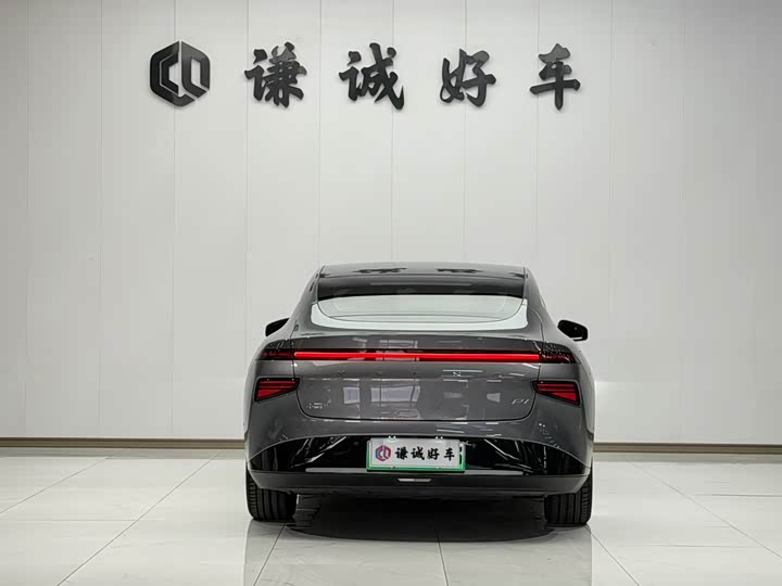 Фото 6 - XPeng P7