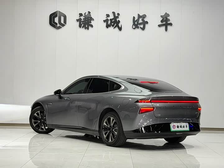 Фото 7 - XPeng P7