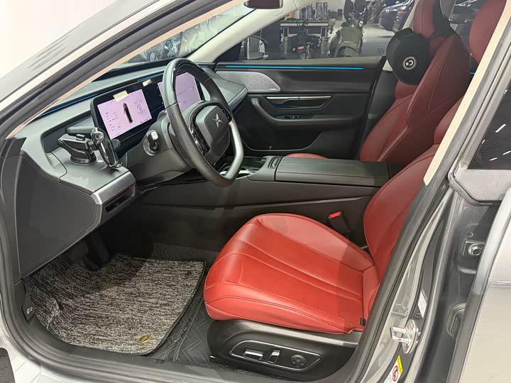 Фото 8 - XPeng P7