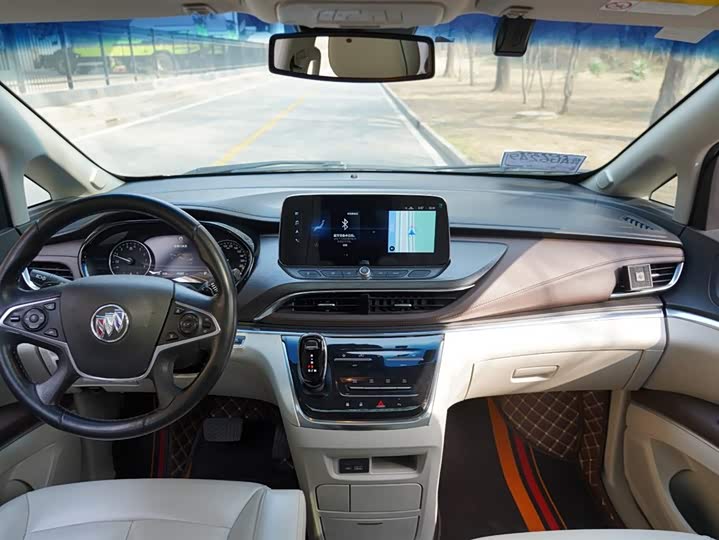 Фото 3 - Buick GL8 ES