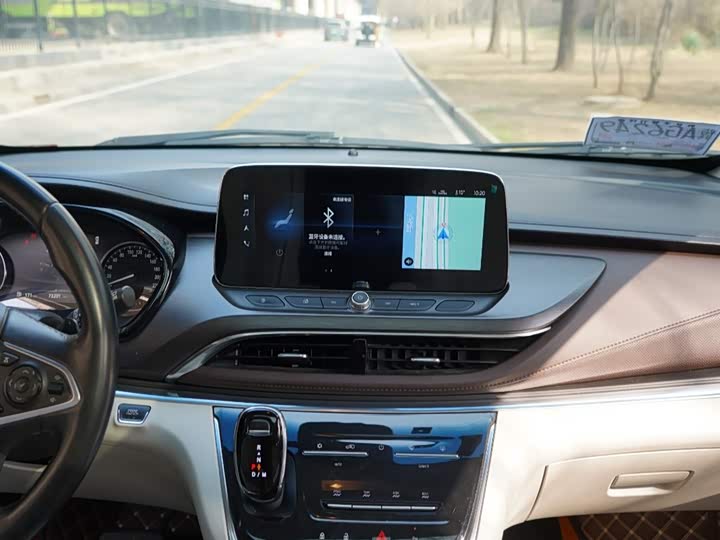 Фото 8 - Buick GL8 ES