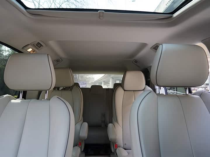 Фото 9 - Buick GL8 ES