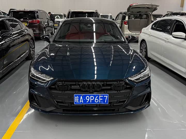 Фото 2 - Audi A7L