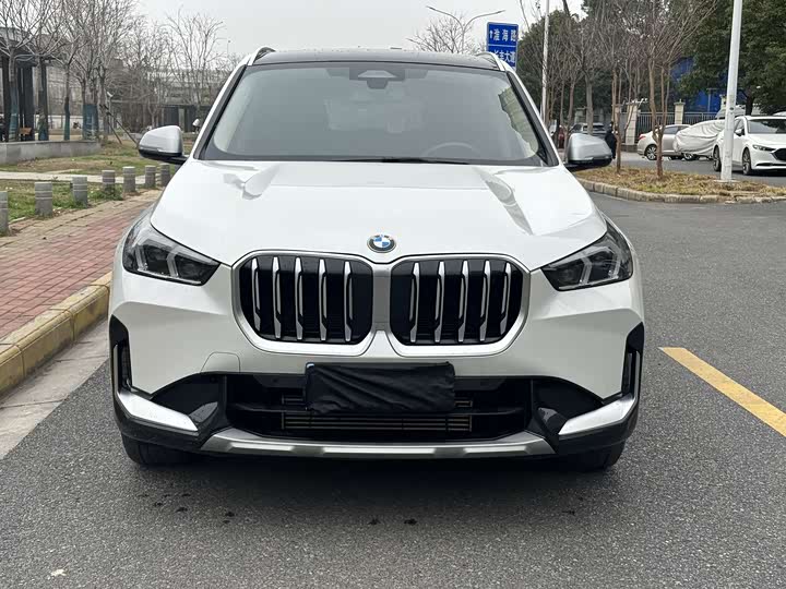Фото 2 - BMW X1