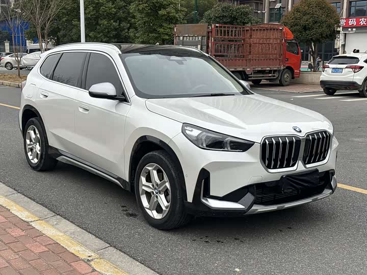 Фото 3 - BMW X1