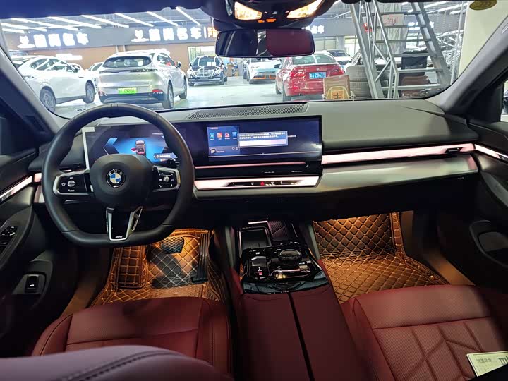 Фото 2 - BMW 5 Series