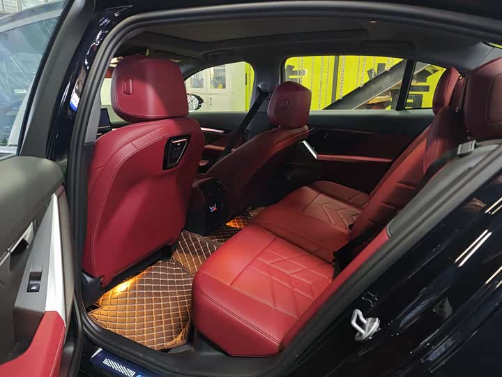 Фото 3 - BMW 5 Series