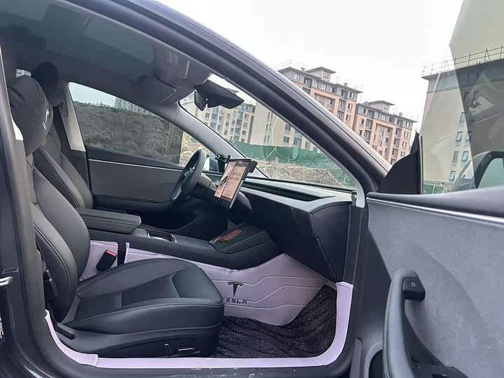 Фото 6 - Tesla Model 3