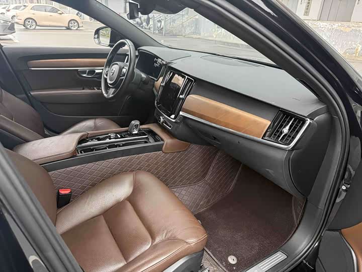 Фото 5 - Volvo S90