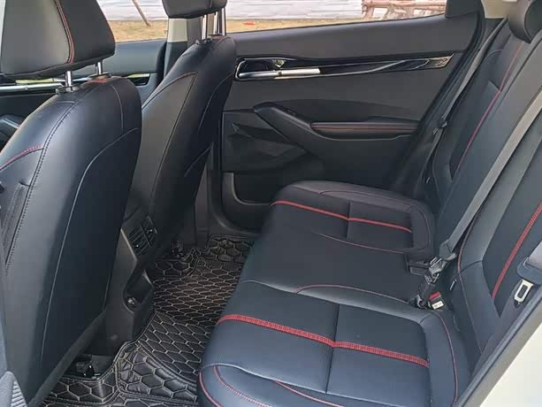 Фото 9 - Kia KX3