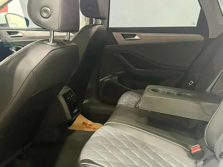 Фото 4 - Volkswagen Sagitar L