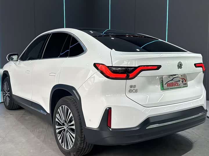 Фото 8 - Nio EC6