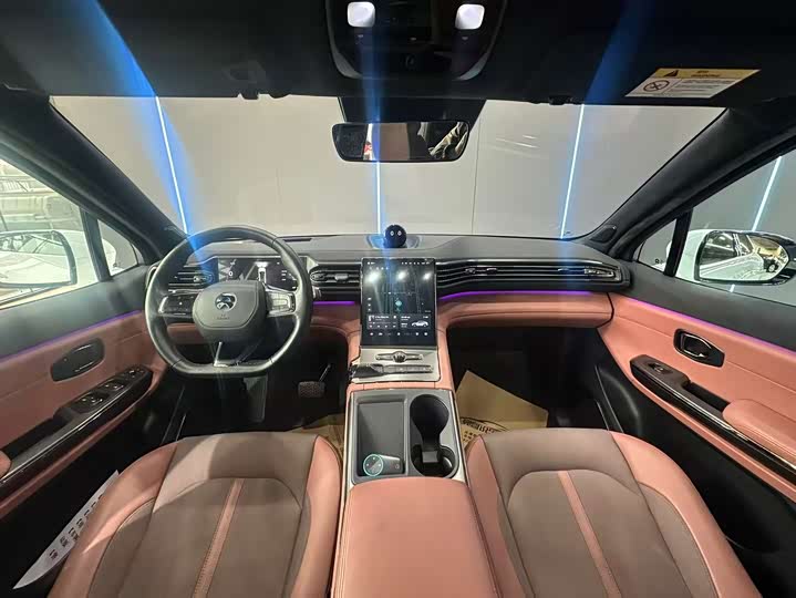 Фото 9 - Nio EC6