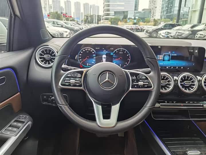 Фото 9 - Mercedes-Benz GLB-Class