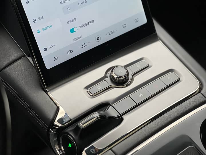 Фото 7 - Nio EC6