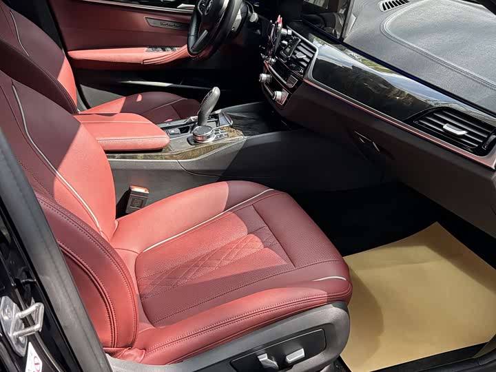 Фото 9 - BMW 5 Series