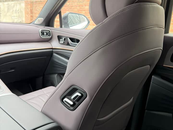 Фото 8 - Chery Tiggo 9