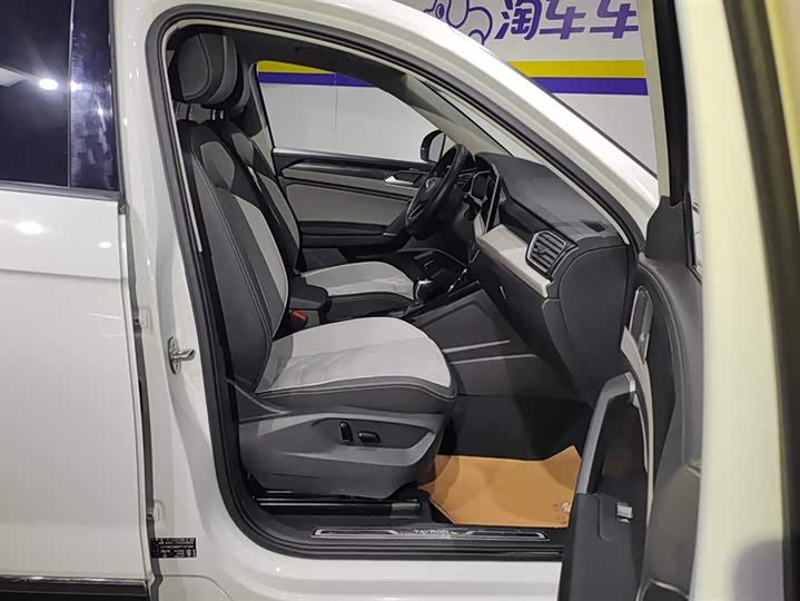 Volkswagen Tayron 2024 2024款 330TSI 两驱豪华Plus进阶版