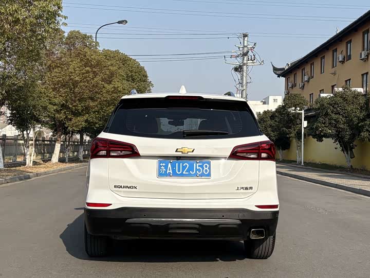 Фото 5 - Chevrolet Equinox