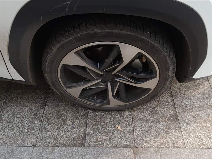 Photo 6 - Geely Galaxy L7