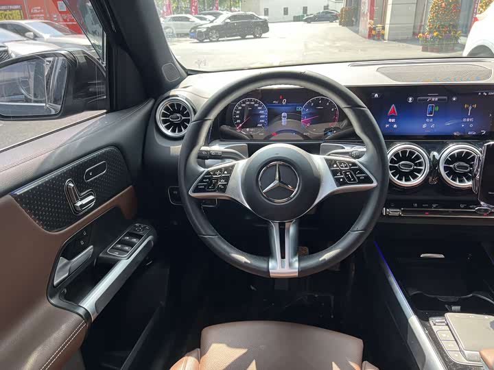 Фото 8 - Mercedes-Benz GLB-Class