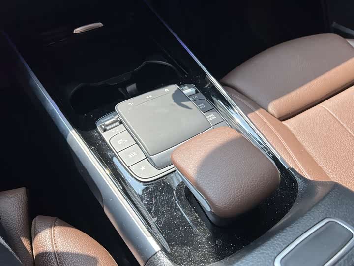 Фото 9 - Mercedes-Benz GLB-Class