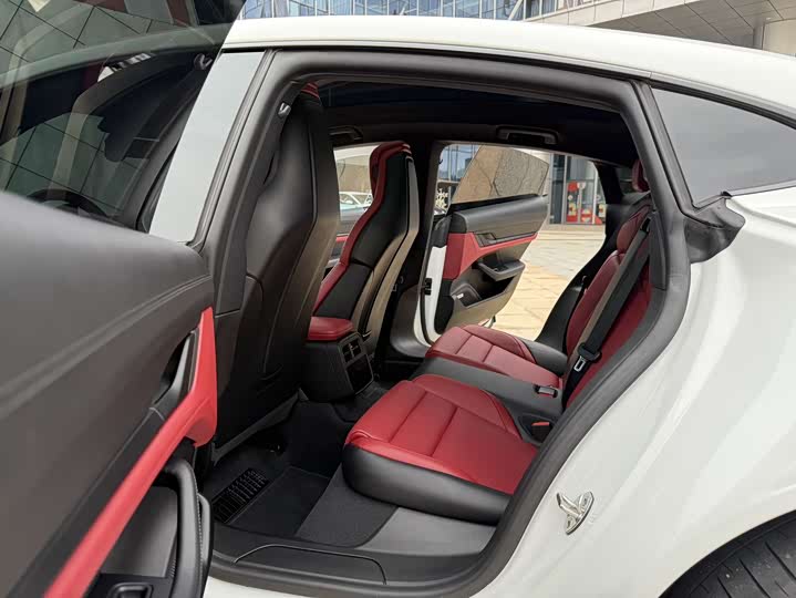 Фото 5 - Porsche Taycan