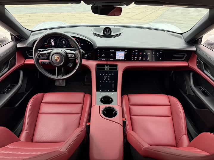 Фото 6 - Porsche Taycan