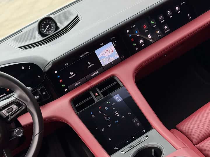 Фото 8 - Porsche Taycan