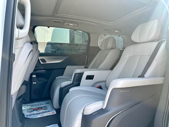 Фото 9 - Buick GL8 ES